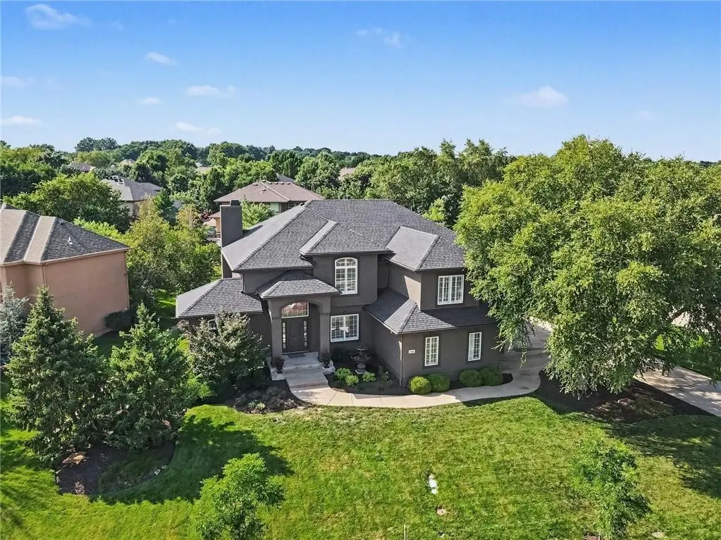 16628 Rosewood ST, Overland Park, KS 66085