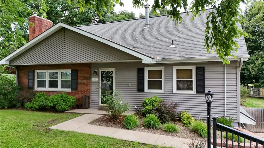 2320 N 33rd Street TER, St Joseph, MO 64506