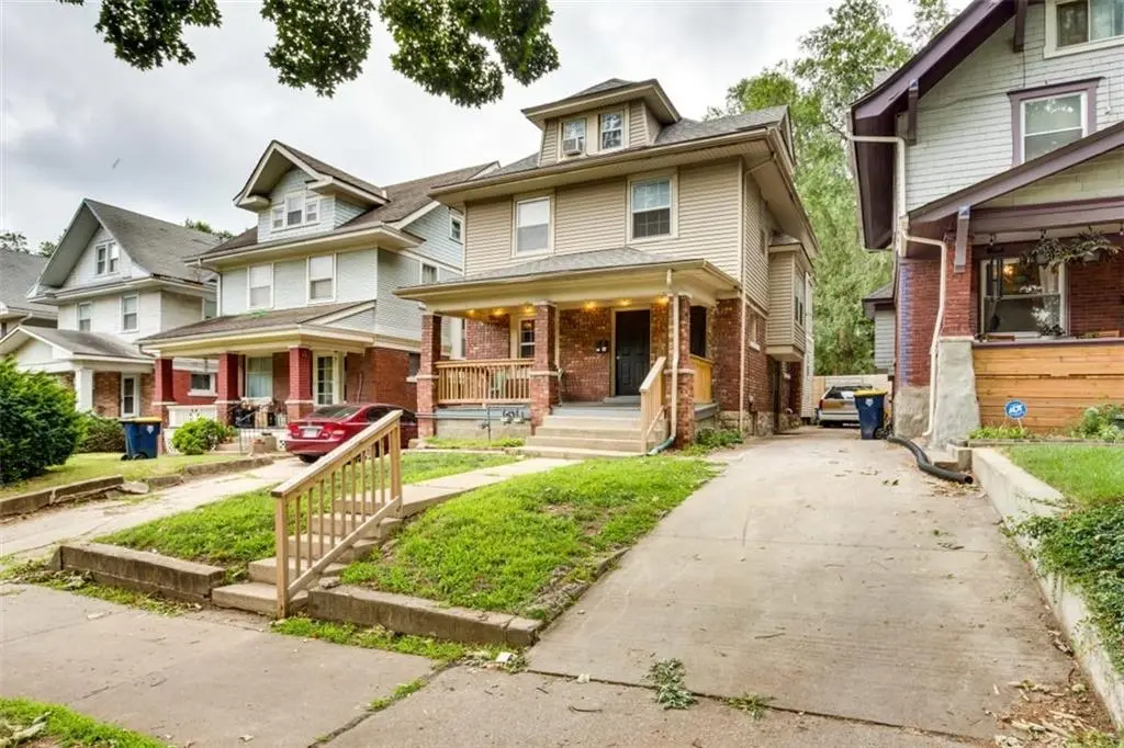 831 W 39th TER, Kansas City, MO 64111