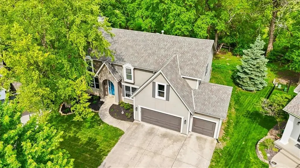 15902 W 161st ST, Olathe, KS 66062