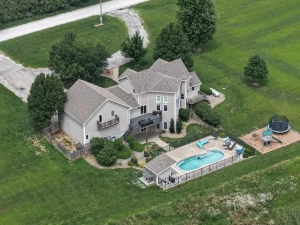 18152 E 205th ST, Rock Port, MO 64482