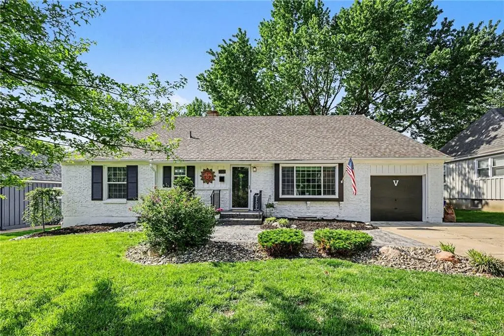 7207 W 71st TER, Overland Park, KS 66204