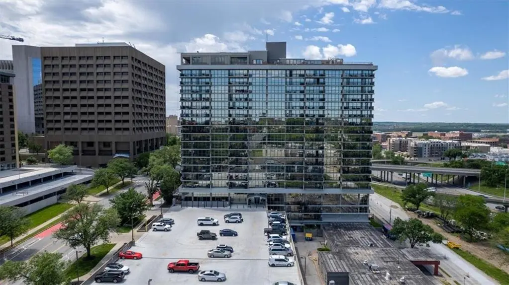 600 E Admiral BLVD #408, Kansas City, MO 64106