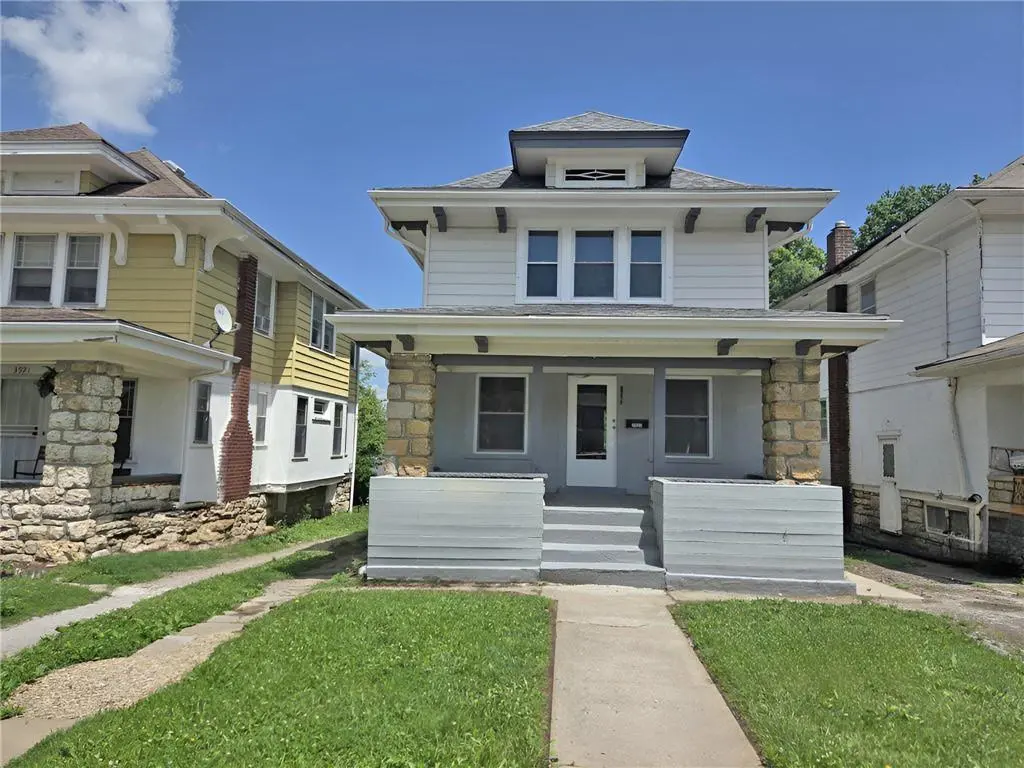 3923 College AVE, Kansas City, MO 64130