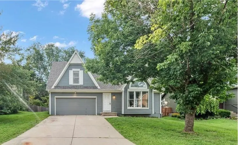 12435 S Parker TER, Olathe, KS 66061