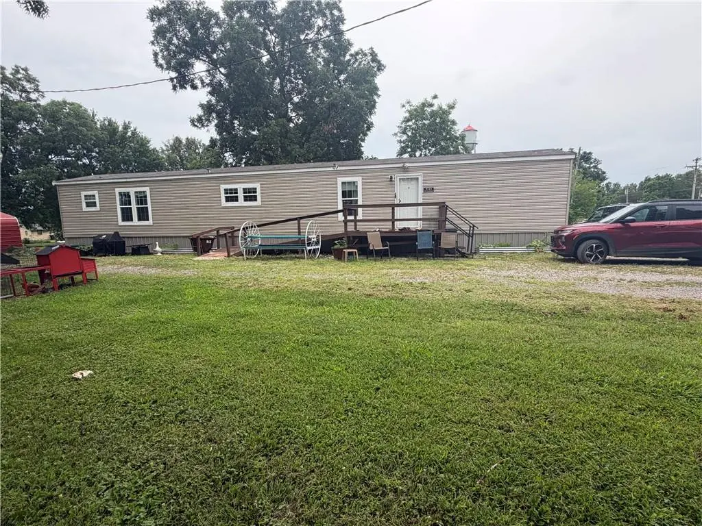 9243 1st ST, Hume, MO 64752