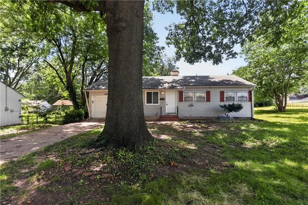 6901 E 113th TER, Kansas City, MO 64134