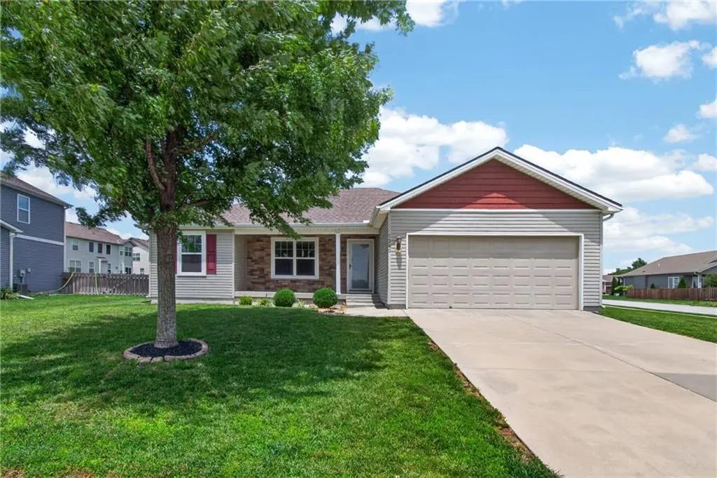 1200 SW Cornwall RD, Lee's Summit, MO 64083
