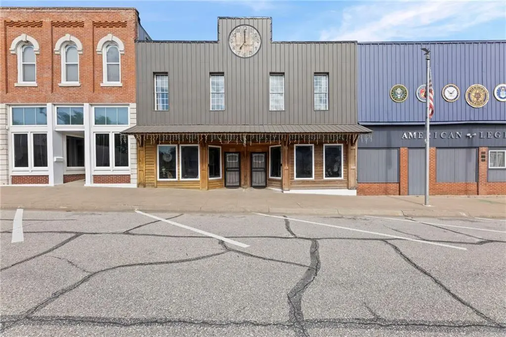 116 N 3rd ST, Burlington, KS 66839