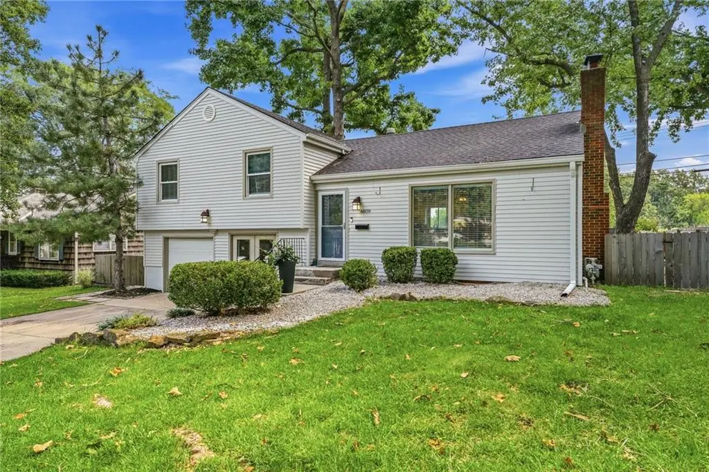 6809 Hadley ST, Overland Park, KS 66204