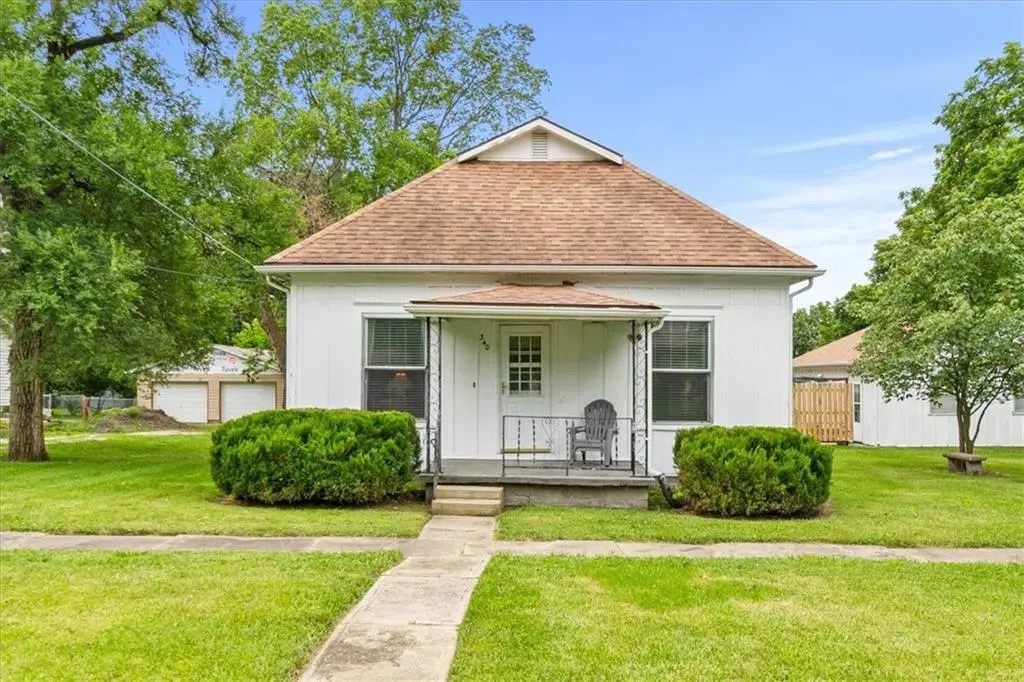 340 W 3rd ST, Wellsville, KS 66092