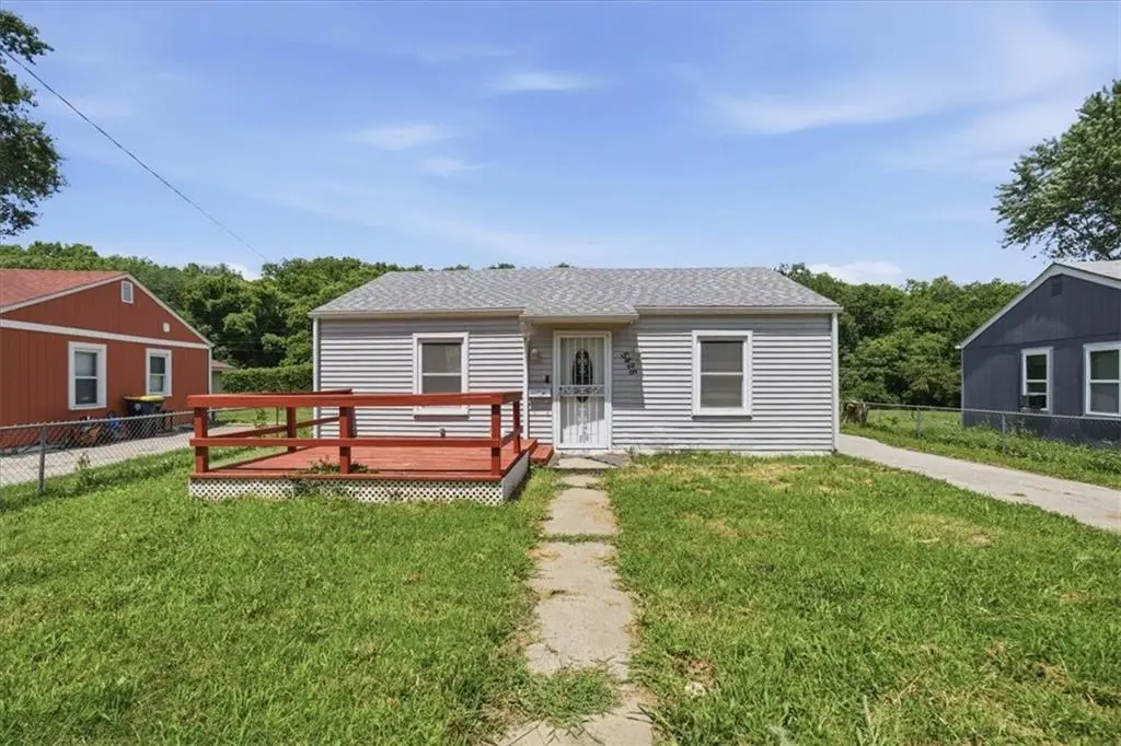 5428 College AVE, Kansas City, MO 64130