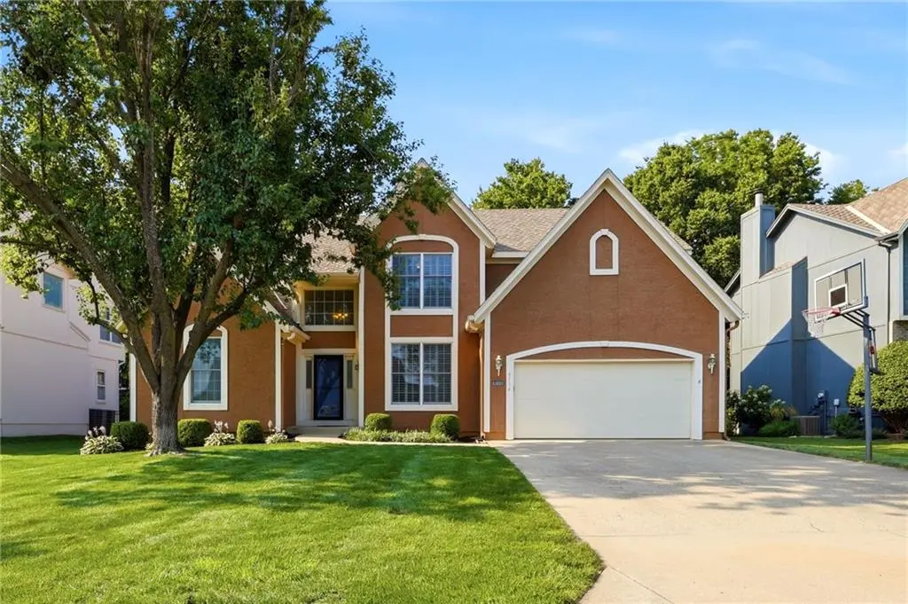 4714 W 139th TER, Overland Park, KS 66224