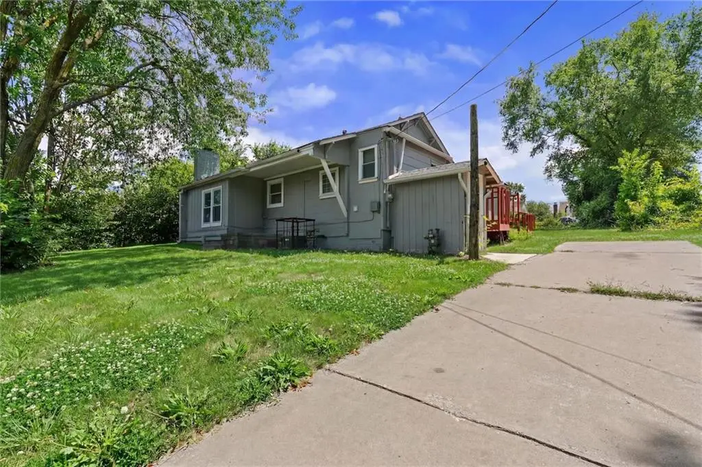 432 Blue Ridge BLVD, Kansas City, MO 64125
