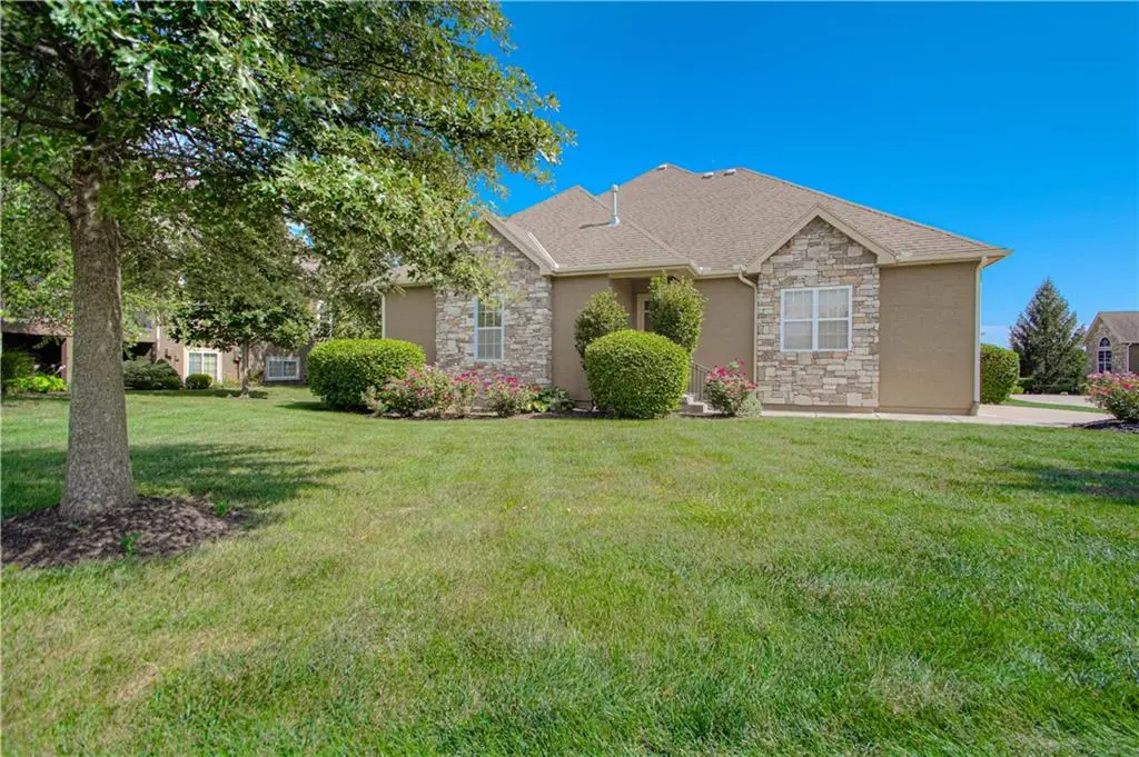 16877 S Bradley DR, Olathe, KS 66062