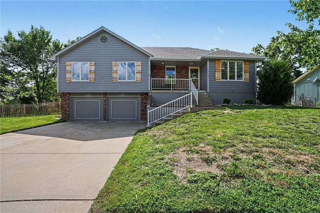12113 E 78th TER, Kansas City, MO 64138
