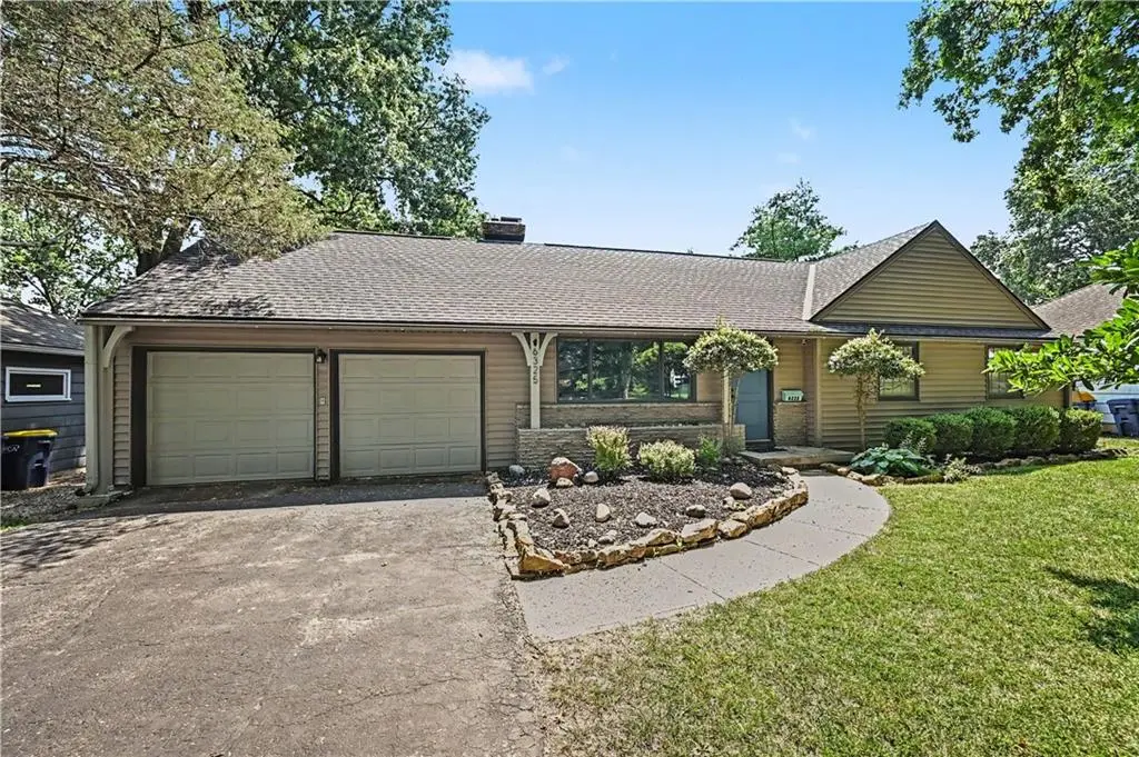 6325 Maple DR, Mission, KS 66202