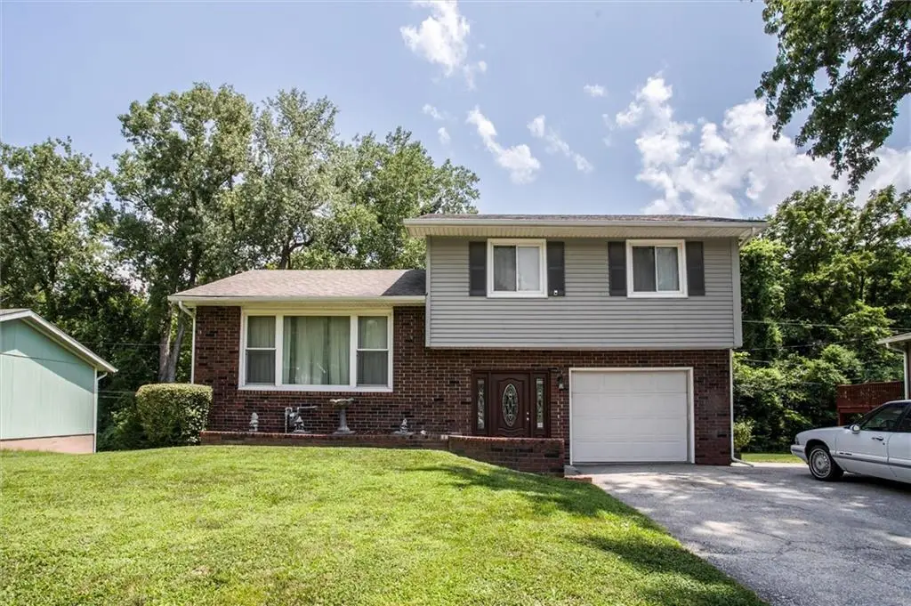1209 N 75th DR, Kansas City, KS 66112
