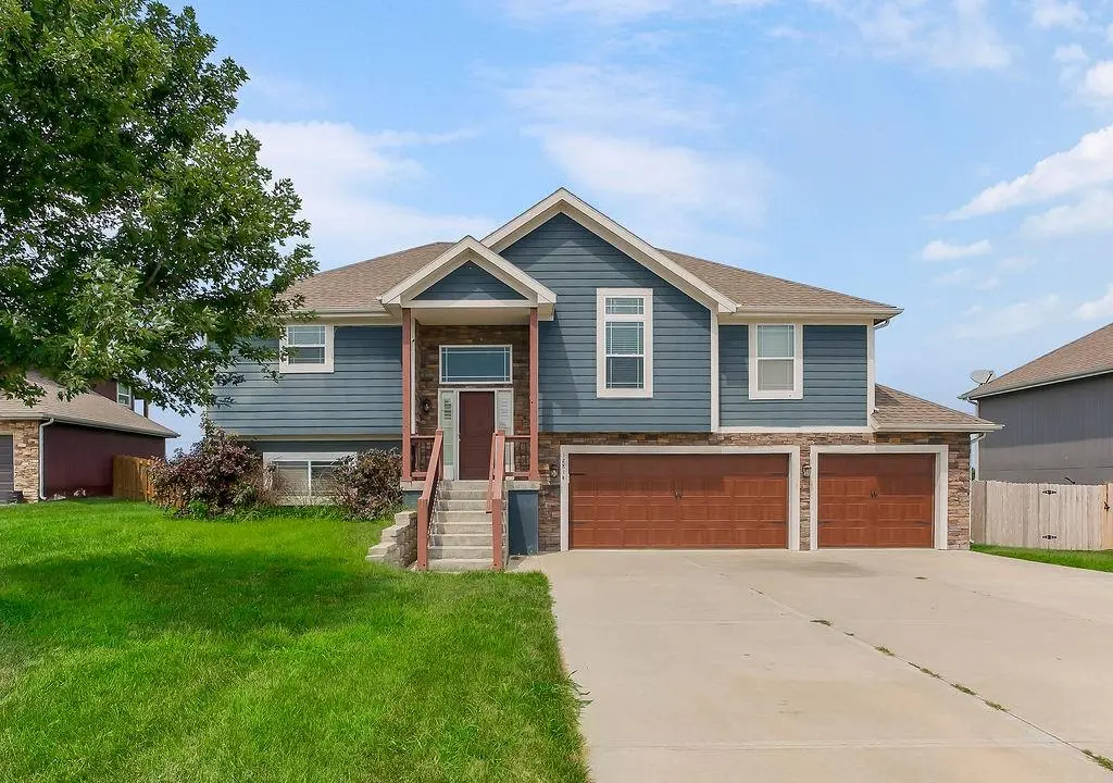 12814 Lathrop AVE, Kansas City, KS 66109