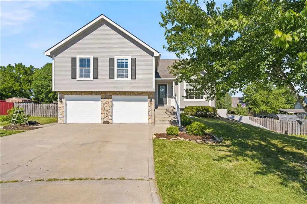3705 Lee CT, Leavenworth, KS 66048