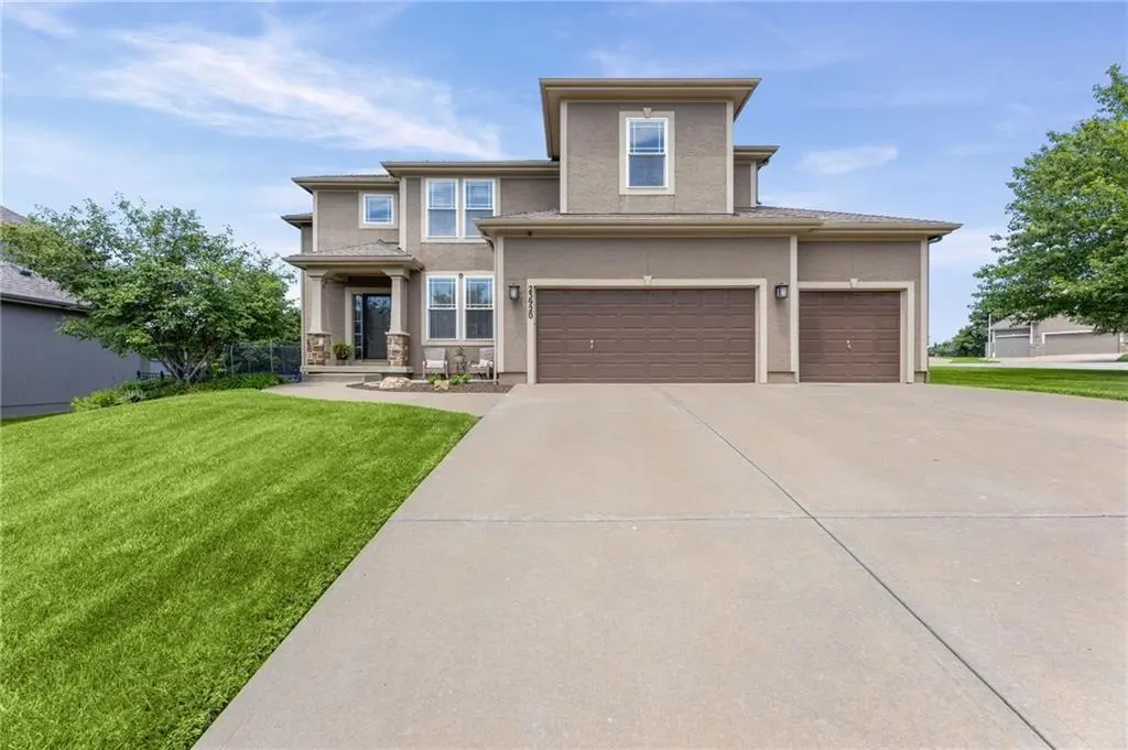 23920 W 124th CT, Olathe, KS 66061