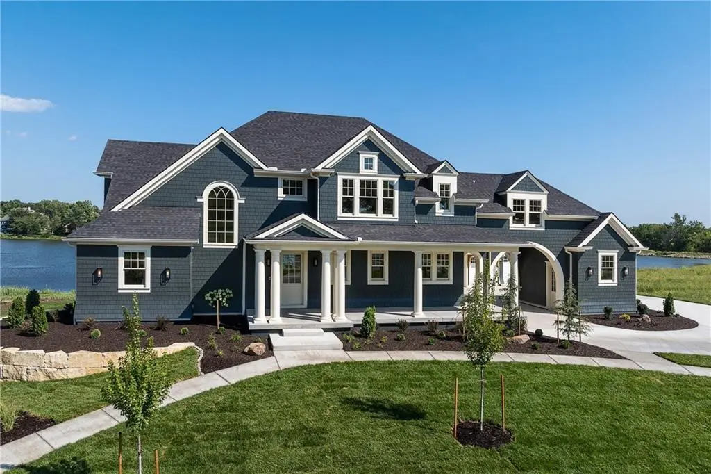 1201 SW Corinthian LN, Lee's Summit, MO 64081