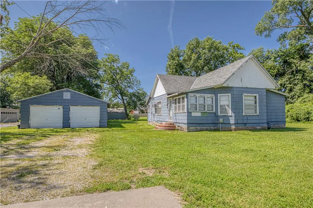 500 E McKay ST, Frontenac, KS 66763