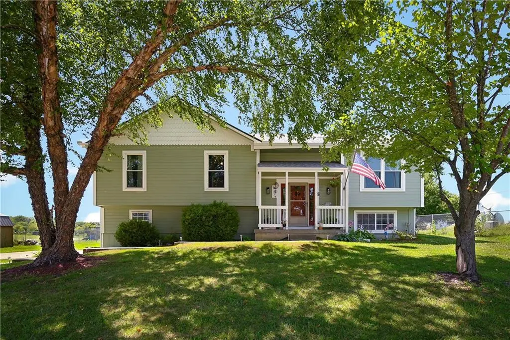 887 Glengera ST, Peculiar, MO 64078
