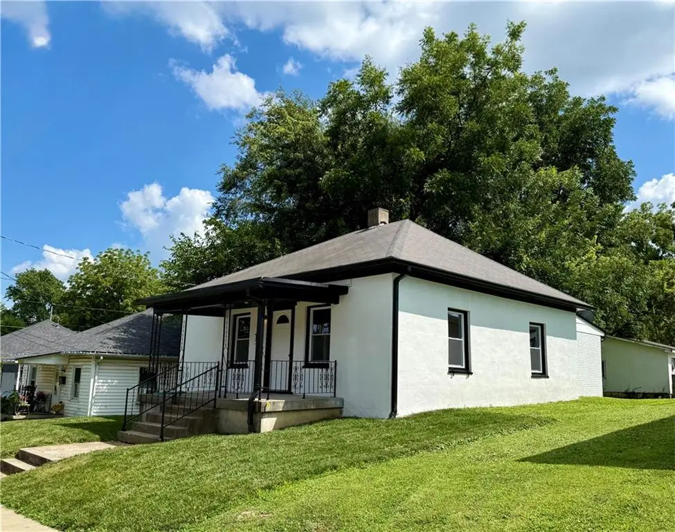 2003 Jefferson ST, Lexington, MO 64067