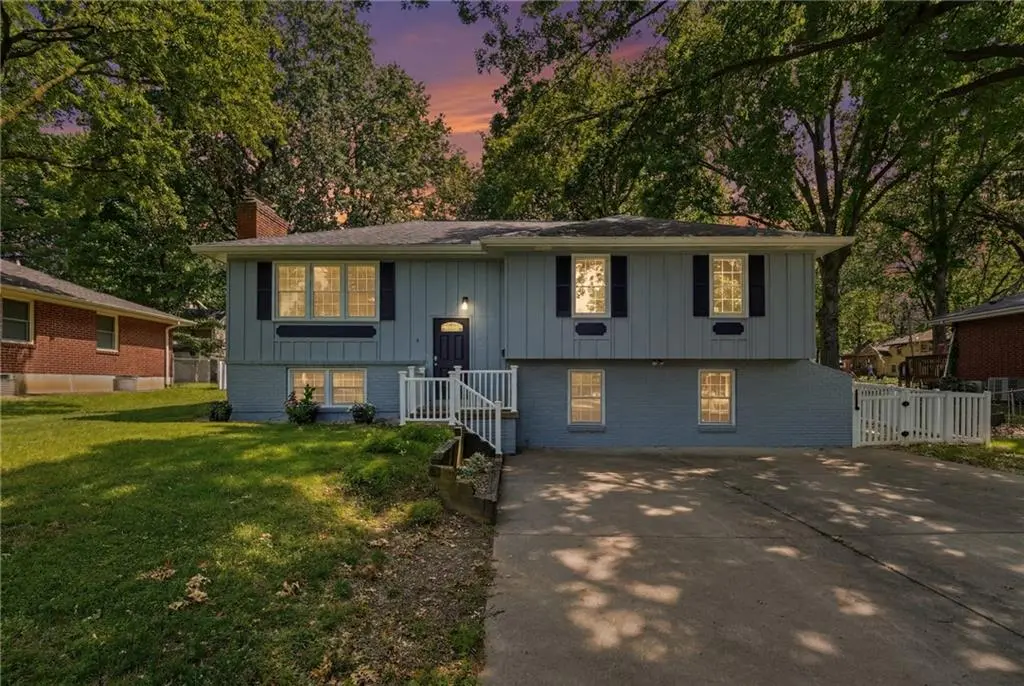 1605 NE 69th TER, Gladstone, MO 64118