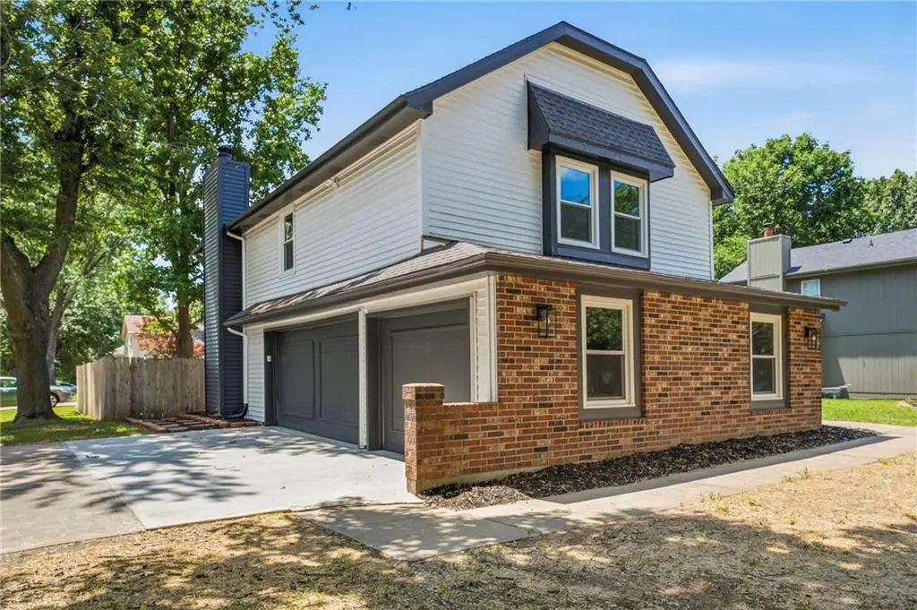 15529 W 146th ST, Olathe, KS 66062