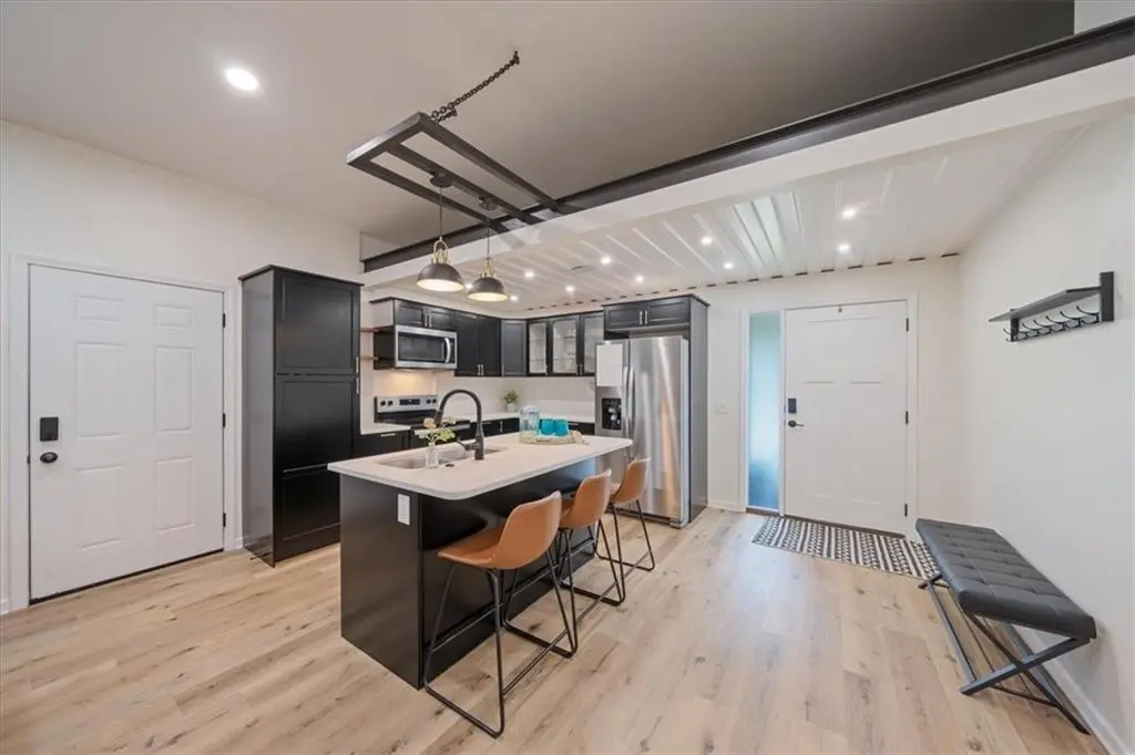 608 W Miami ST, Paola, KS 66071