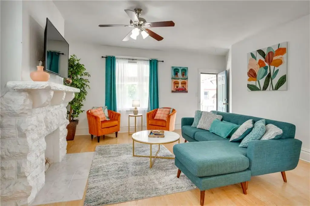 708 E 34th ST, Kansas City, MO 64109
