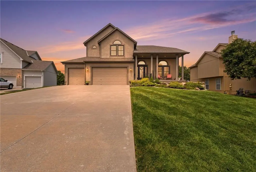 1506 Drury CIR, Raymore, MO 64083