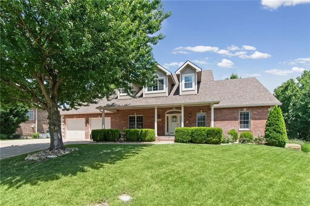 702 Bellerive CT, Lansing, KS 66043