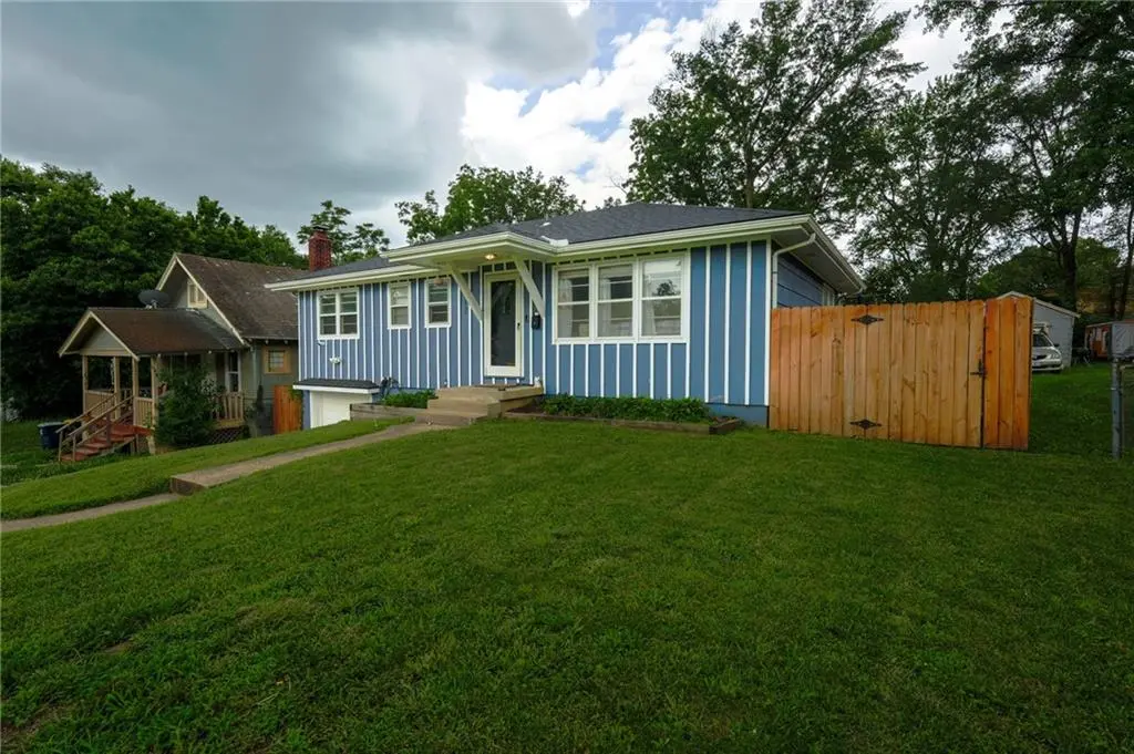 8312 Highland AVE, Kansas City, MO 64131