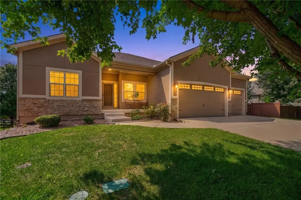 18425 W 193 TER, Spring Hill, KS 66083