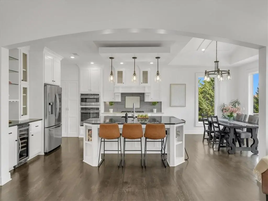 11901 W 160th PL, Overland Park, KS 66221