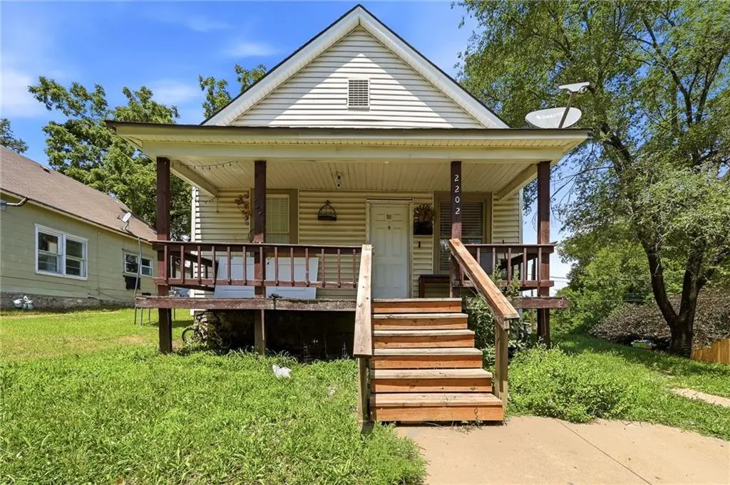 2202 Wood AVE, Kansas City, KS 66104