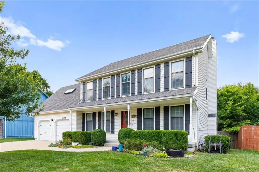 15808 W 148th TER, Olathe, KS 66062