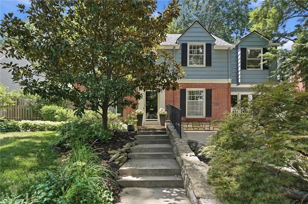 5622 Suwanee RD, Fairway, KS 66205