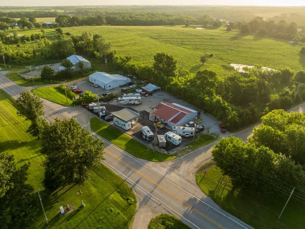 23621 S 291 HWY, Harrisonville, MO 64701
