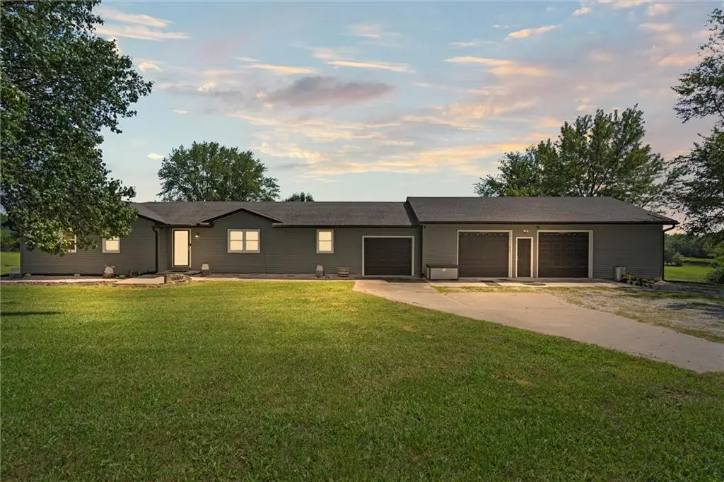 17739 Eisenhower RD, Leavenworth, KS 66048