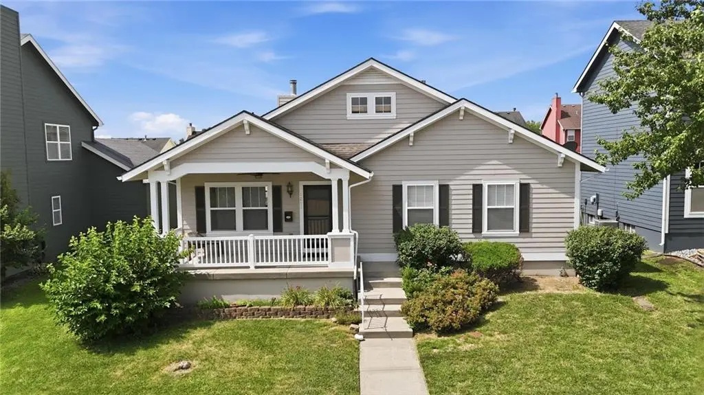 1251 SW Arbormill TER, Lee's Summit, MO 64082