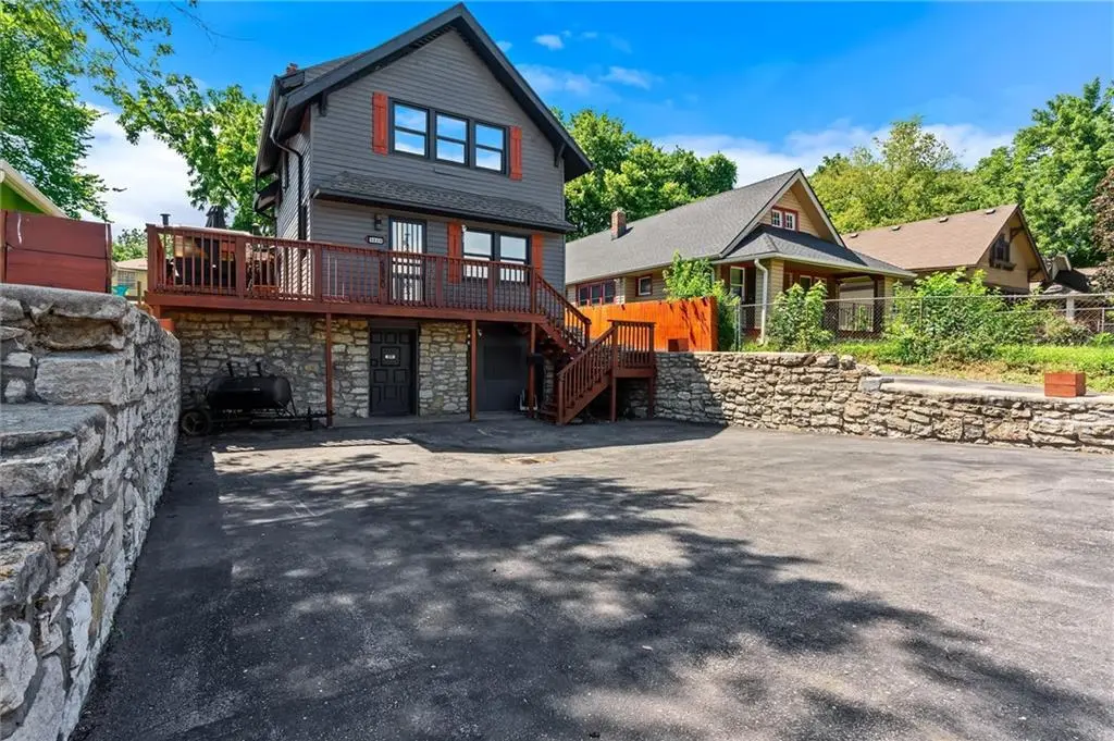 5820 Prospect AVE, Kansas City, MO 64130