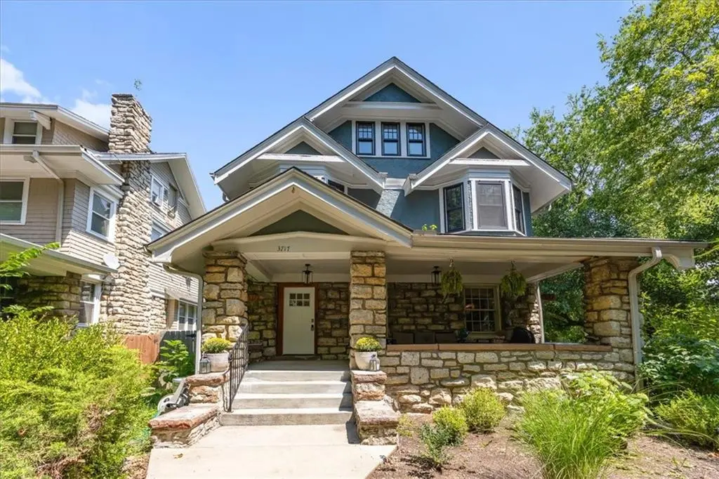 3717 Tracy AVE, Kansas City, MO 64109