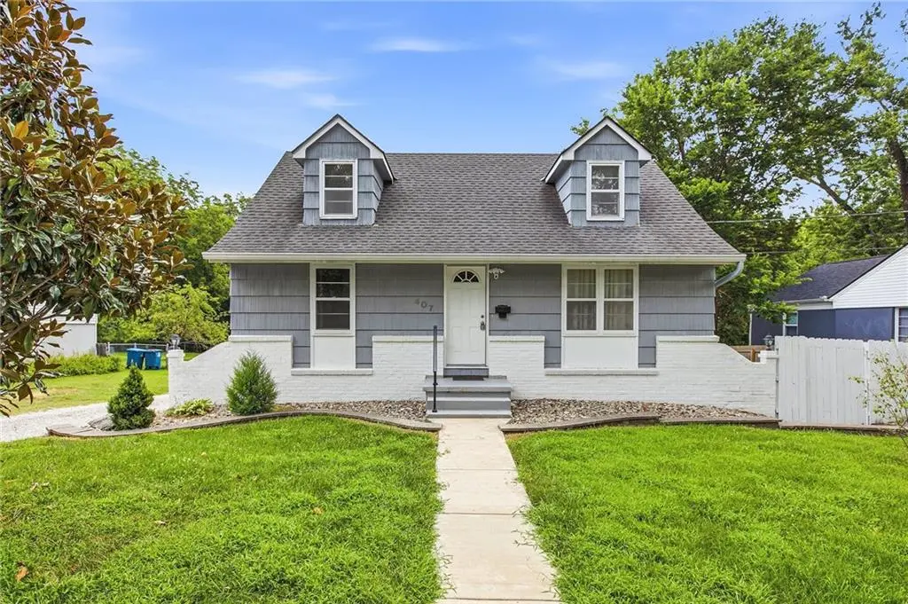 407 N Fairview AVE, Liberty, MO 64068