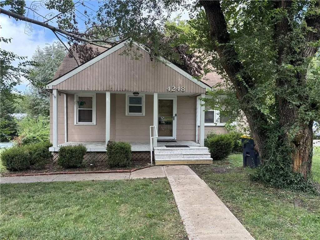 4248 NE Kelsey RD, Kansas City, MO 64116