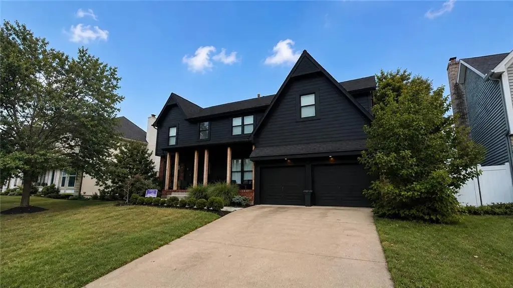 8205 W 153rd ST, Overland Park, KS 66223