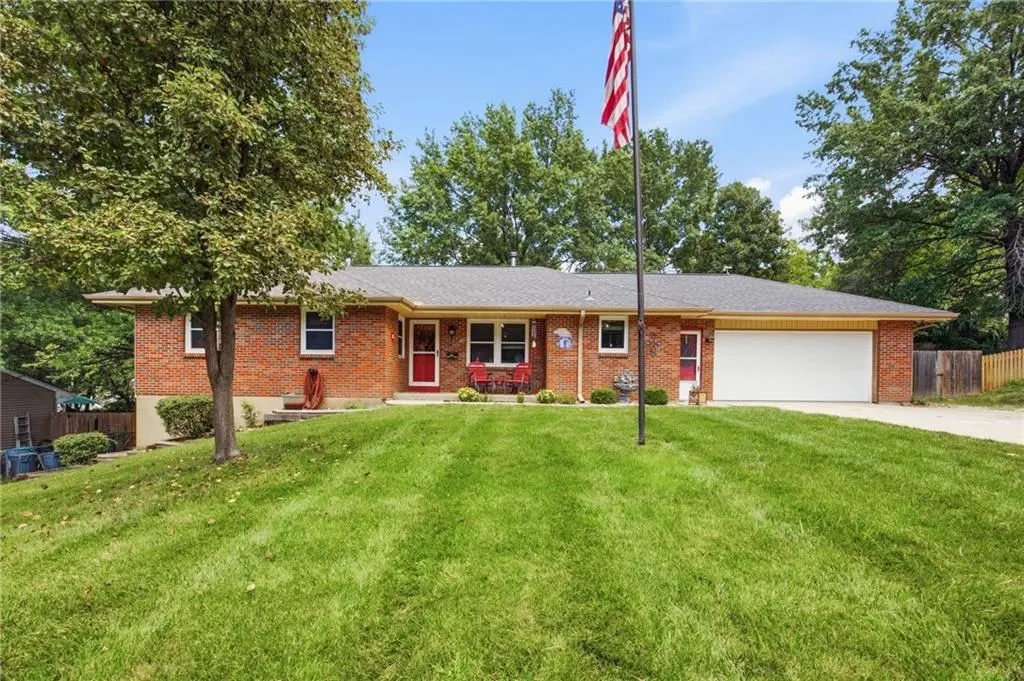 123 Grove AVE, Bonner Springs, KS 66012